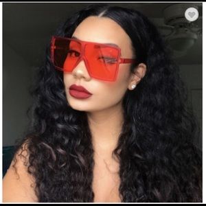 Large sunglasses in different colors😍